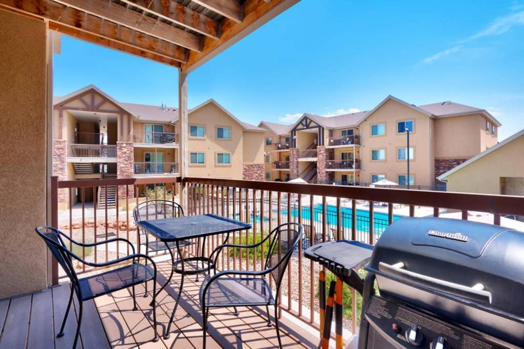 6H Spacious Redcliff Condo, Pool & Hot Tub Moab Luaran gambar